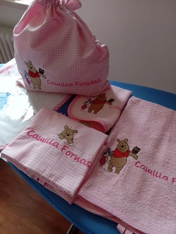 Set nascita rosa con sacchetto e asciugamani personalizzati